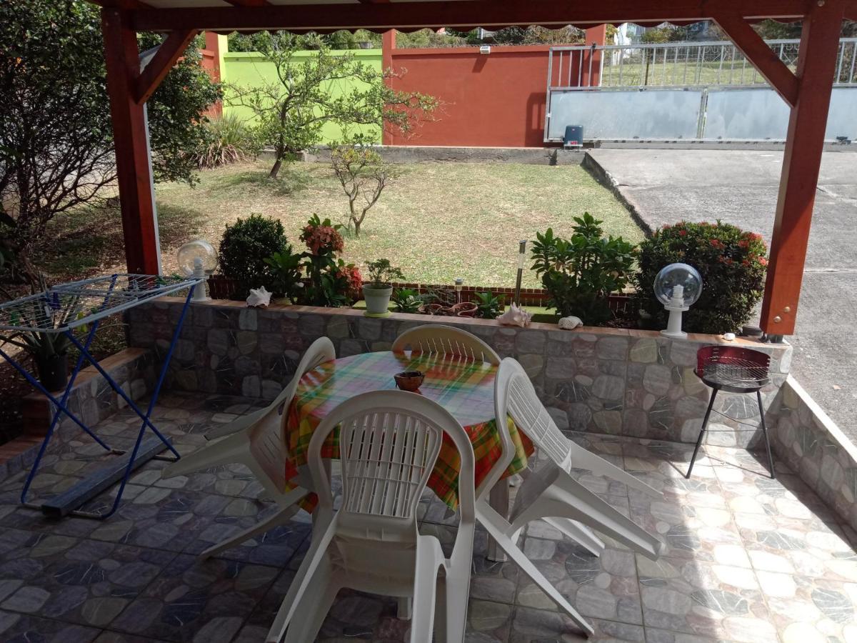 La Casa Binecha Avec Jacuzzi Villa Baillif Exterior photo