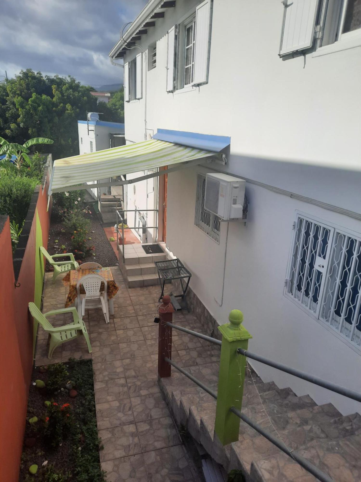 La Casa Binecha Avec Jacuzzi Villa Baillif Exterior photo
